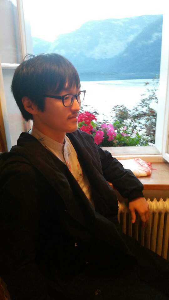 신은 날고기를 먹는 사람들의 것이다