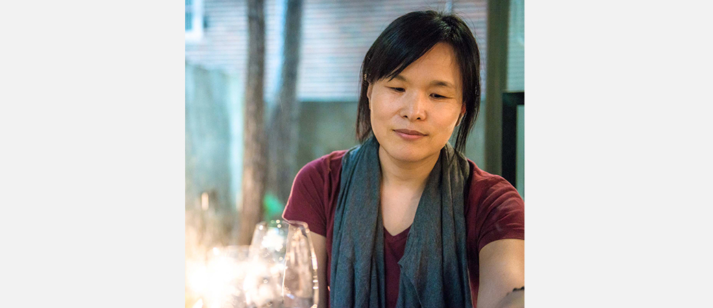 까마귀를 머리에 얹은 소녀와 그 남자